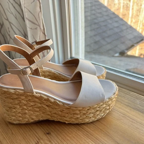 Universal Thread Espadrille Wedge Sandals 8.5 Neutral Ankle Strap Summer Shoes - Picture 7 of 7